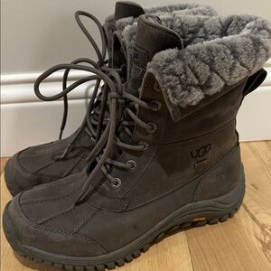 Ugg Adirondack II Luxe Quilt Charcoal Gray Size 9